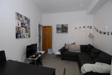 3 bed house, Park Terrace, Gascoyne Place, City Centre, Plymouth, PL48DG - Image 2